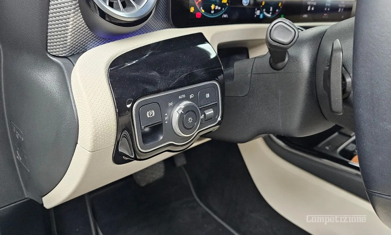 MERCEDES-BENZ CLASE A A220 (W177)