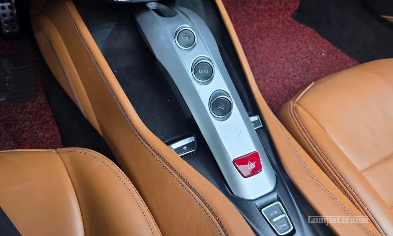 FERRARI CALIFORNIA 4.3 V8