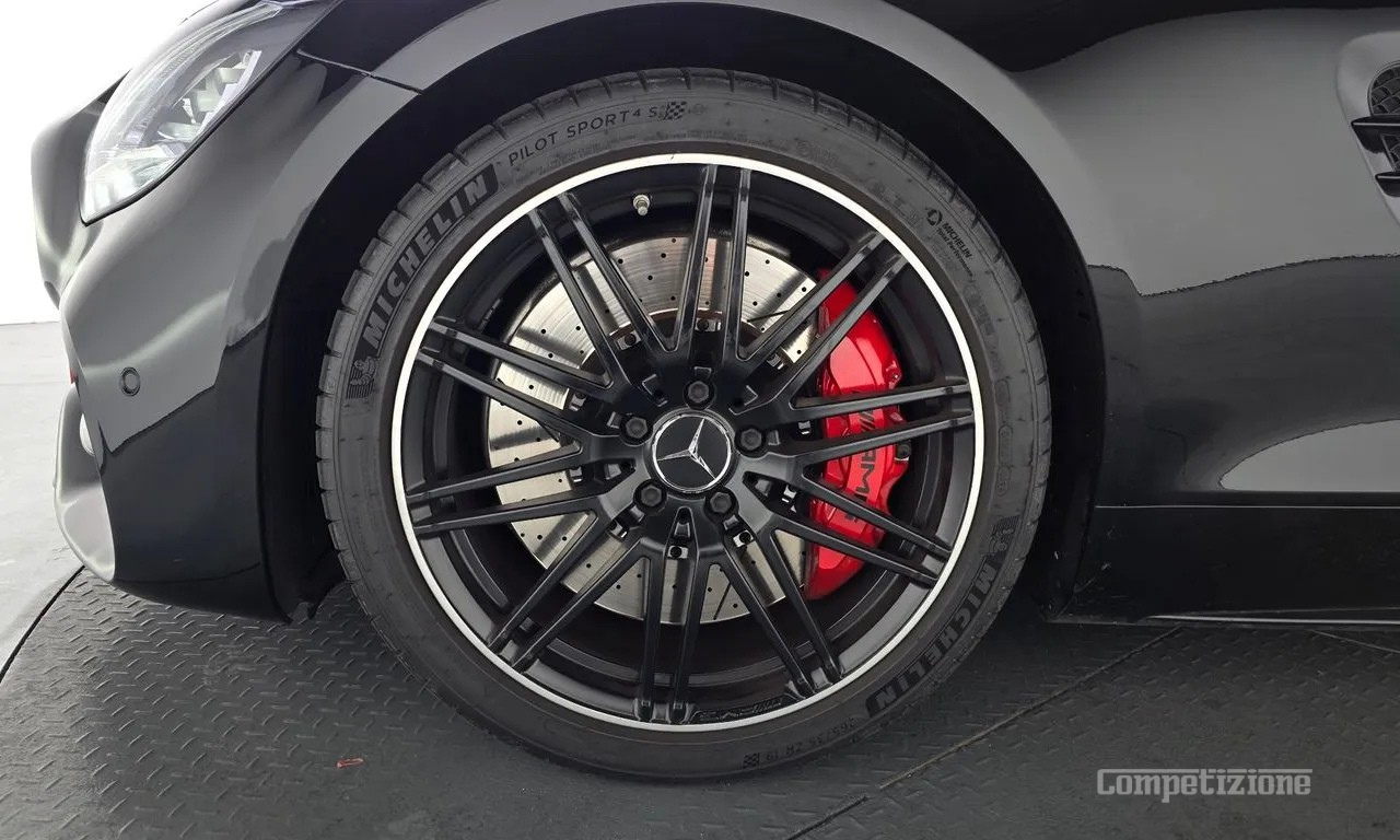 MERCEDES-AMG GT C ROADSTER 4.0 V8