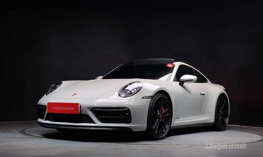PORSCHE 911 CARRERA (992)