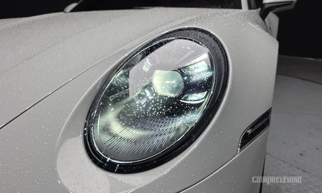 PORSCHE 911 CARRERA (992)