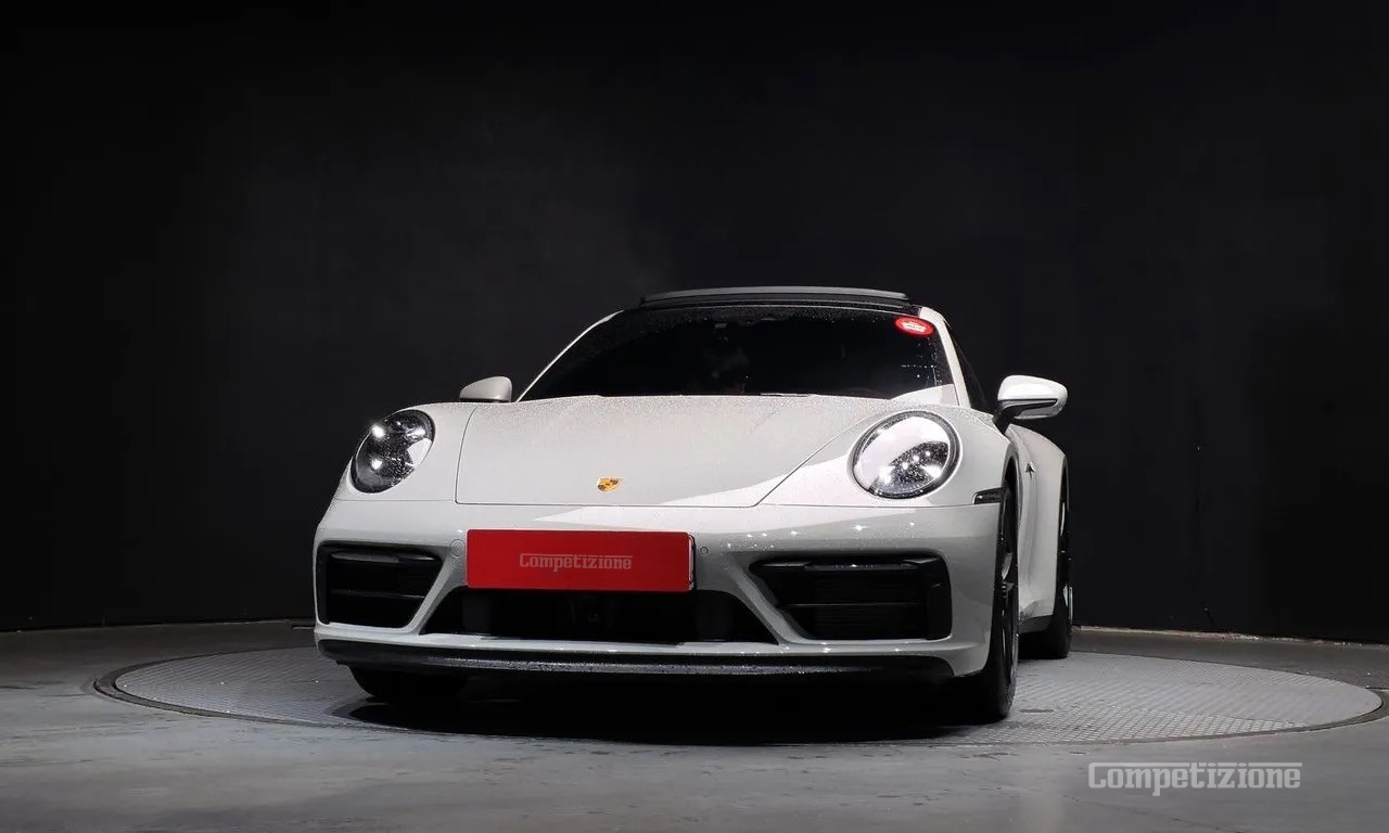 PORSCHE 911 CARRERA (992)