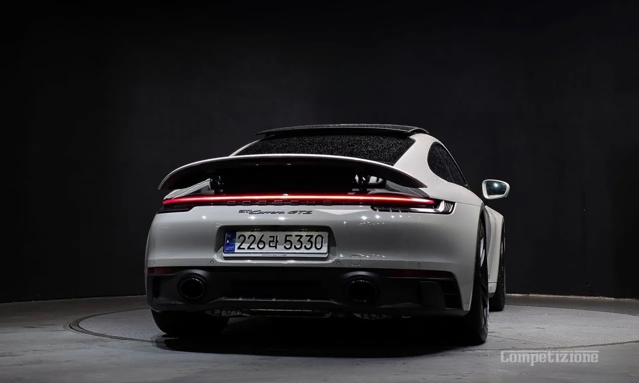 PORSCHE 911 CARRERA (992)