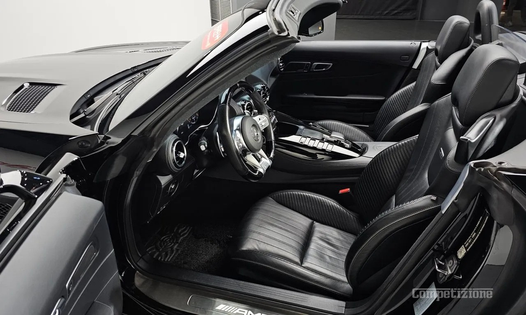 MERCEDES-AMG GT C ROADSTER 4.0 V8