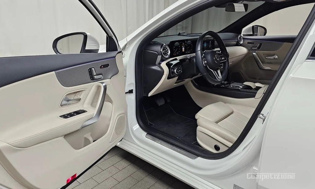 MERCEDES-BENZ CLASE A A220 (W177)