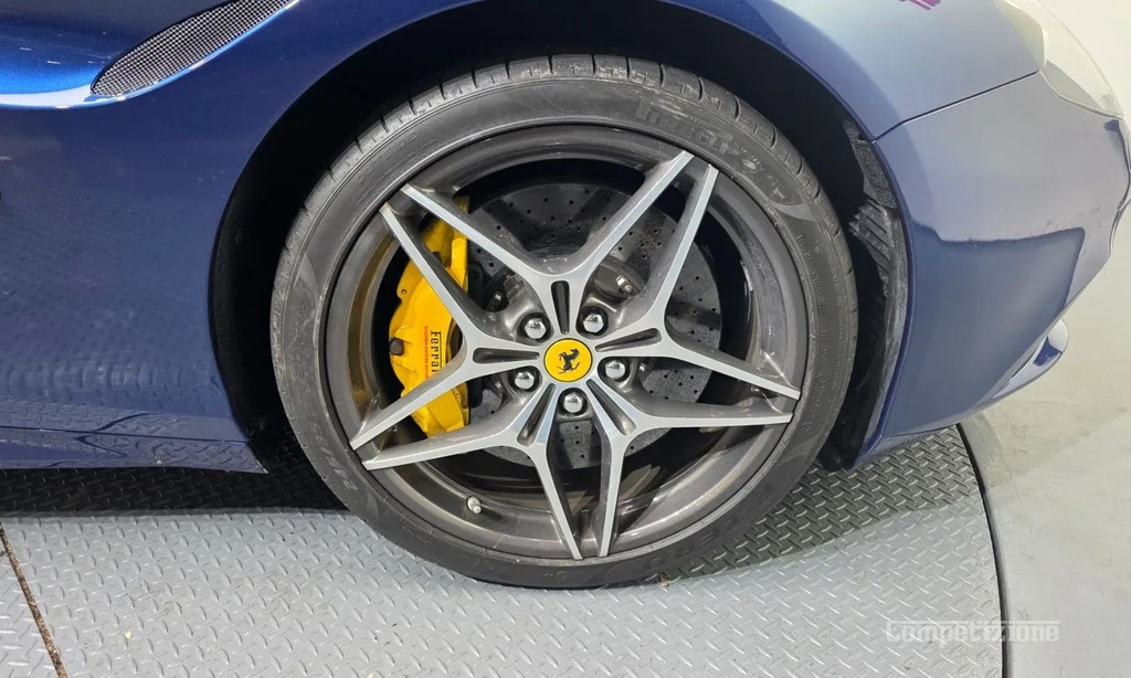 FERRARI CALIFORNIA 4.3 V8