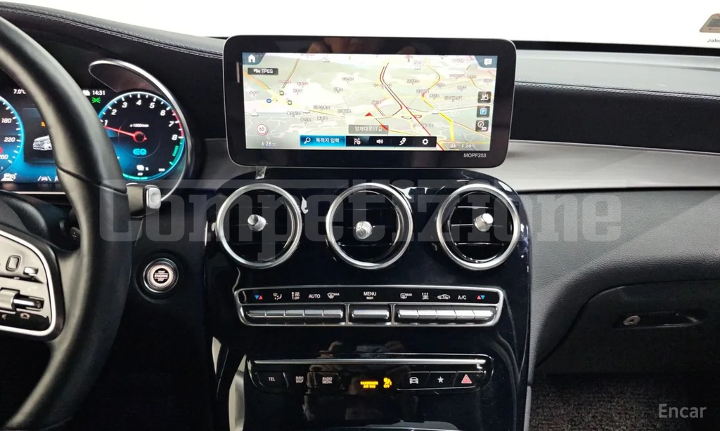 MERCEDES-BENZ GLC 300e 4MATIC