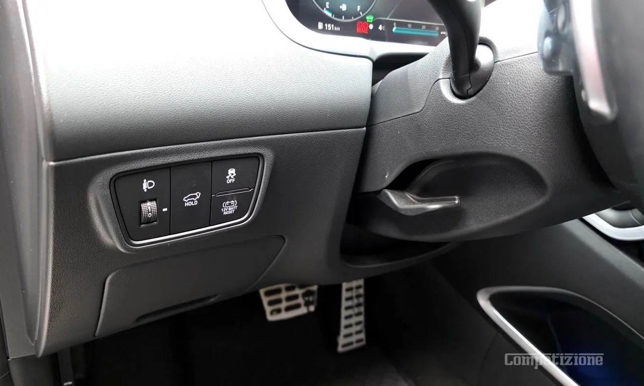 HYUNDAI TUCSON HYBRID (NX4) INSPIRATION 2WD